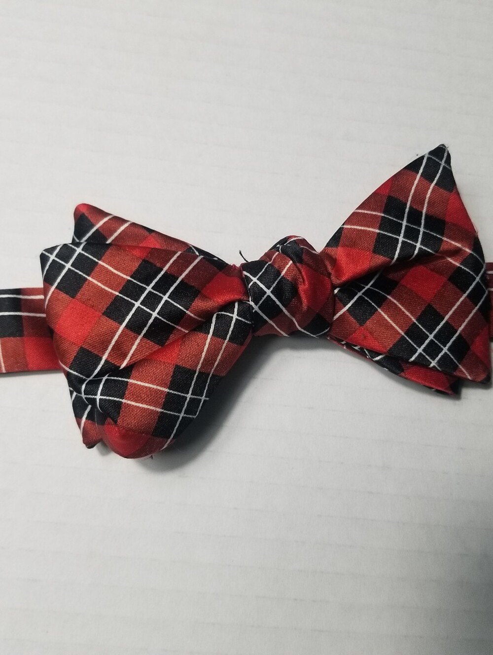 TIE TALES MEN'S BOW TIE RED PLAID